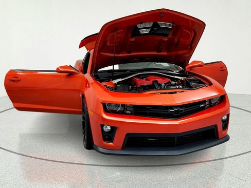 Used 2013 Chevrolet Camaro ZL1 RWD image 15