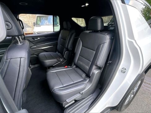 Used 2026 Chevrolet Traverse LT w/ Driver Confidence Package FWD image 20