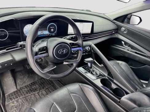 Used 2023 Hyundai Elantra Limited FWD image 7