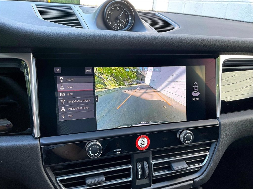 Certified 2026 Porsche Macan AWD/4WD image 26