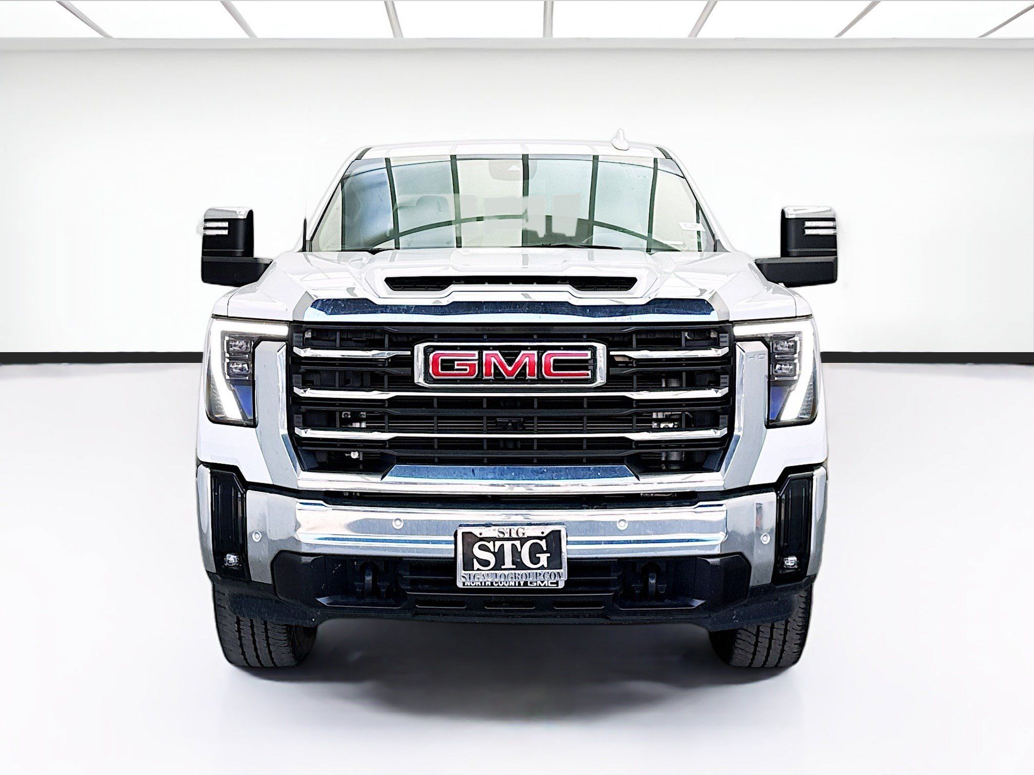 Used 2024 GMC Sierra 2500 SLT w/ SLT Convenience Package AWD/4WD image 2