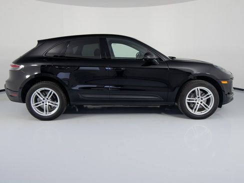 Certified 2025 Porsche Macan image 11