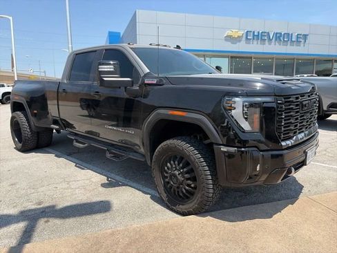 Used 2024 GMC Sierra 3500 Denali w/ Denali Reserve Package AWD/4WD image 1