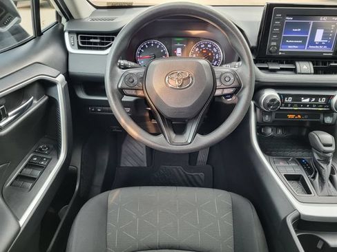 Used 2021 Toyota RAV4 XLE w/ Convenience Package FWD image 27