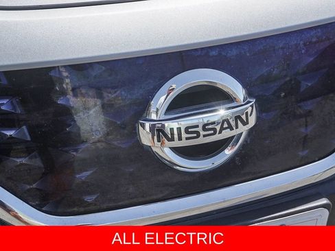 Used 2022 Nissan Leaf SV FWD image 11