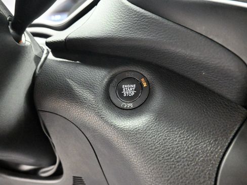 Used 2021 Jeep Cherokee Trailhawk AWD/4WD image 10