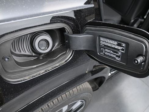New 2026 Volvo XC90 B5 Plus AWD/4WD image 17