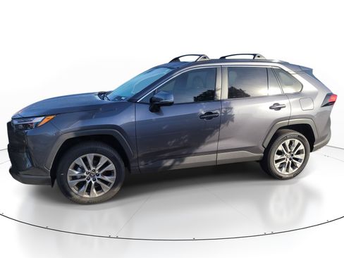 Used 2025 Toyota RAV4 XLE Premium image 3