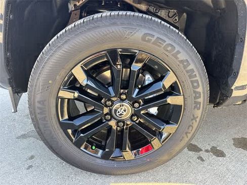 New 2026 Toyota 4Runner 4WD image 12