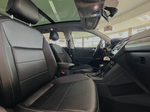 Used 2019 Volkswagen Tiguan SE w/ Panoramic Sunroof Package FWD image 33