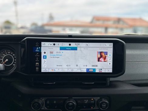 New 2025 Jeep Gladiator Sport image 18