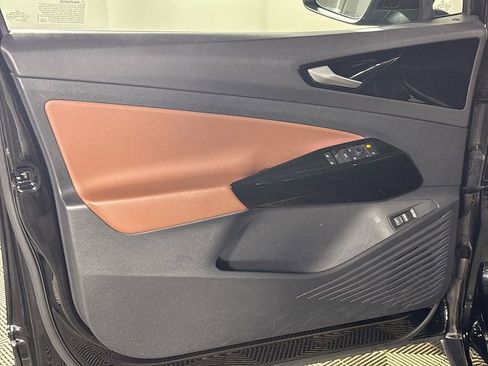 Certified 2021 Volkswagen ID.4 Pro S image 11