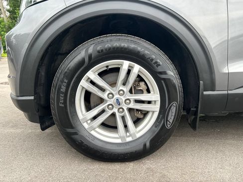 Used 2021 Ford Explorer XLT w/ Equipment Group 202A AWD/4WD image 10