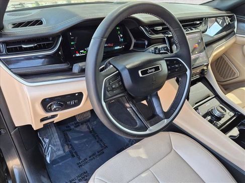 Used 2023 Jeep Grand Cherokee 4WD 4xe w/ Luxury Tech Group II image 10