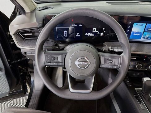 Used 2025 Nissan Kicks SV FWD image 12
