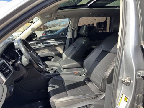 Used 2021 Volkswagen Atlas SE w/ Panoramic Sunroof Package image 19