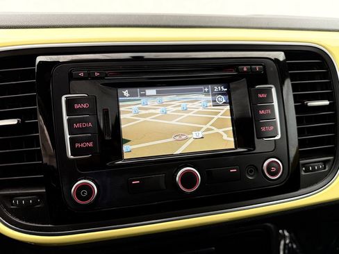 Used 2013 Volkswagen Beetle 2.5 image 14