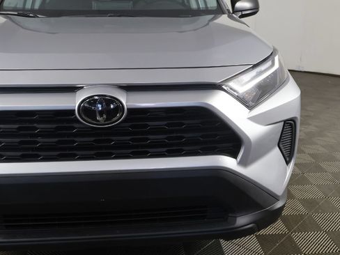 Used 2023 Toyota RAV4 LE FWD image 11