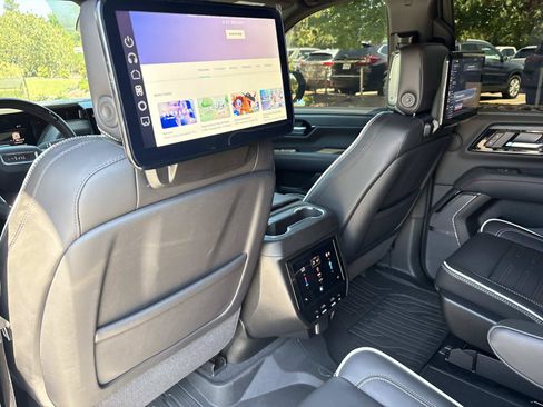 Used 2026 GMC Yukon AT4 Ultimate w/ LPO, Floor Liner Package AWD/4WD image 29