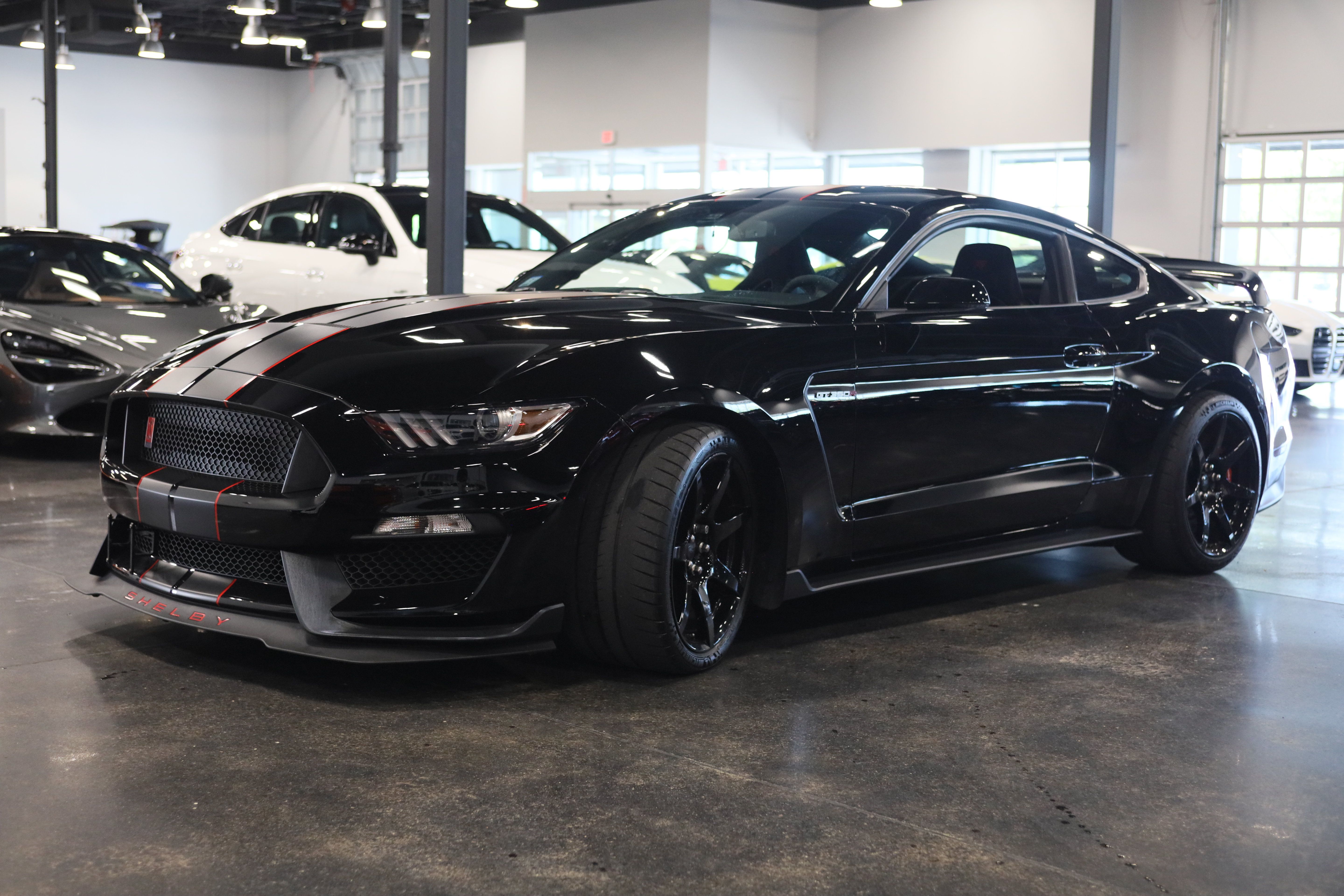 Used 2017 Ford Mustang Shelby GT350R w/ GT350R Equipment Group 920A RWD image 3