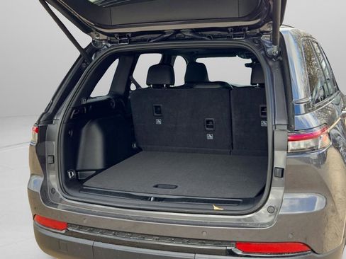 New 2025 Jeep Grand Cherokee Altitude RWD image 26