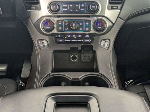 Used 2017 Chevrolet Suburban LT RWD image 41