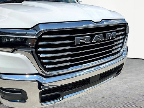 Used 2025 RAM 1500 Laramie AWD/4WD image 34