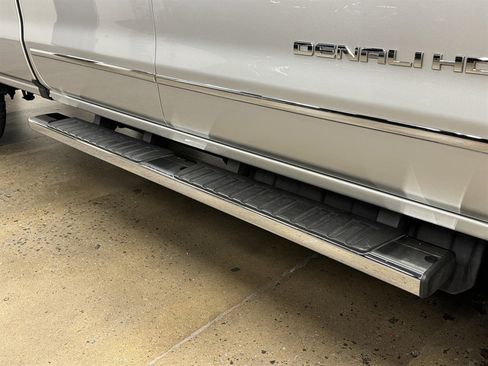 Used 2017 GMC Sierra 3500 Denali w/ Duramax Plus Package image 21