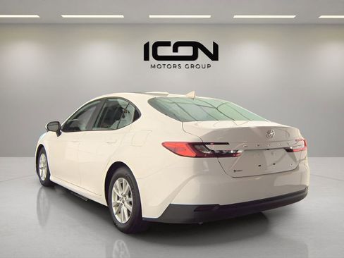 Used 2025 Toyota Camry LE image 2