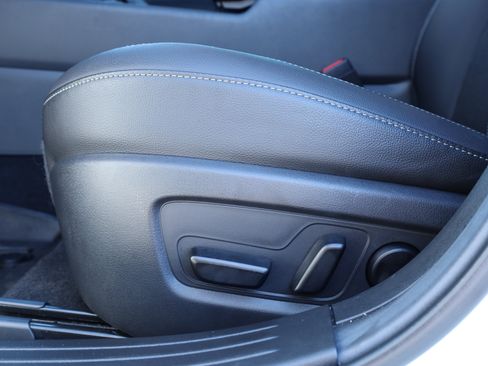 Used 2025 MAZDA CX-50 AWD 2.5 S w/ Premium Package image 22