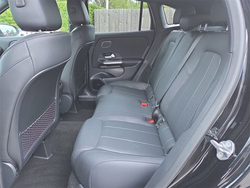 Certified 2023 Mercedes-Benz GLA 250 4MATIC w/ Premium Package image 12