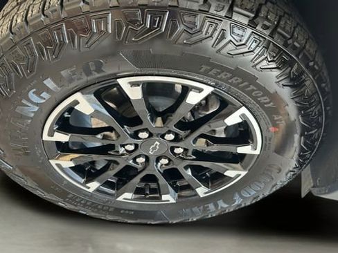 Used 2026 Chevrolet Traverse Z71 AWD/4WD image 21
