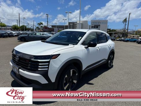 Used 2026 Nissan Kicks SR FWD image 1