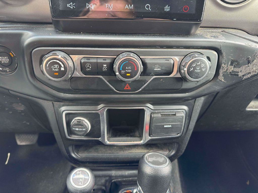 Used 2021 Jeep Wrangler Unlimited Sport AWD/4WD image 28