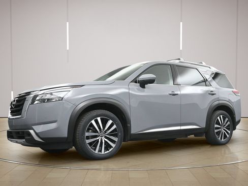 Certified 2025 Nissan Pathfinder Platinum w/ Cargo Package FWD image 25