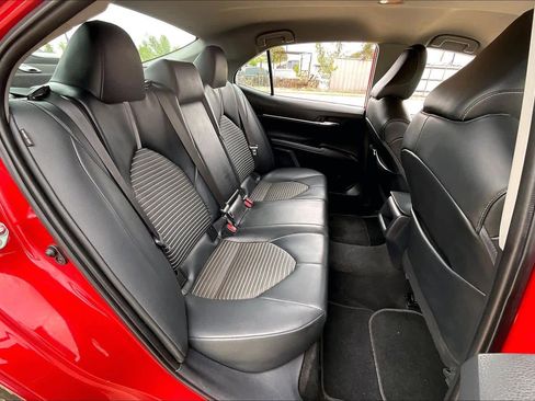 Used 2021 Toyota Camry SE image 15