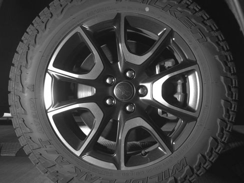 Used 2025 Jeep Compass Trailhawk image 13