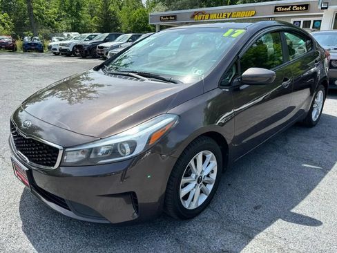 Used 2017 Kia Forte LX w/ LX Popular Package FWD image 4