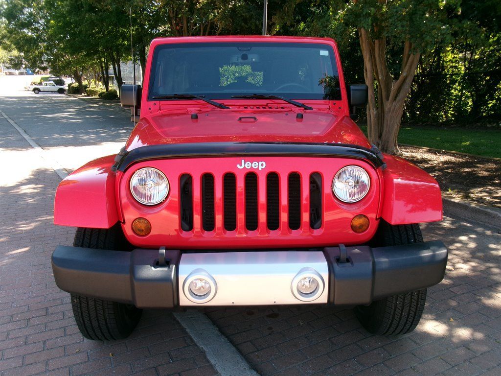 Used 2013 Jeep Wrangler Unlimited Sahara w/ Mopar Chrome Edition Group AWD/4WD image 2