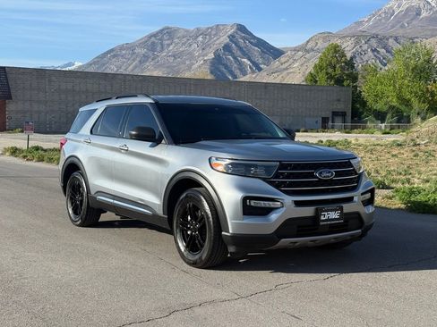 Used 2024 Ford Explorer XLT w/ Equipment Group 202A AWD/4WD image 1