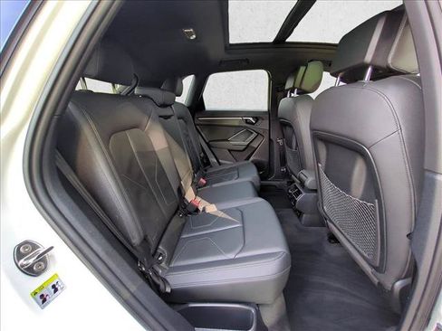 Used 2021 Audi Q3 2.0T Premium w/ Convenience Package AWD/4WD image 23