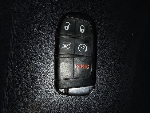 Used 2020 Jeep Grand Cherokee Limited image 32