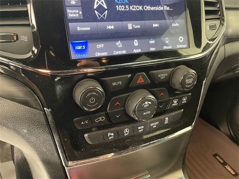 Certified 2021 Jeep Grand Cherokee Laredo X image 8