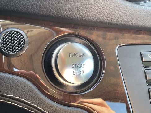 Used 2014 Mercedes-Benz SL 550 image 29