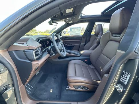 New 2025 Porsche Macan Turbo Electric image 15