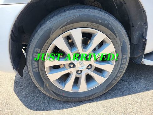 Used 2015 Toyota Sequoia Limited AWD/4WD image 4