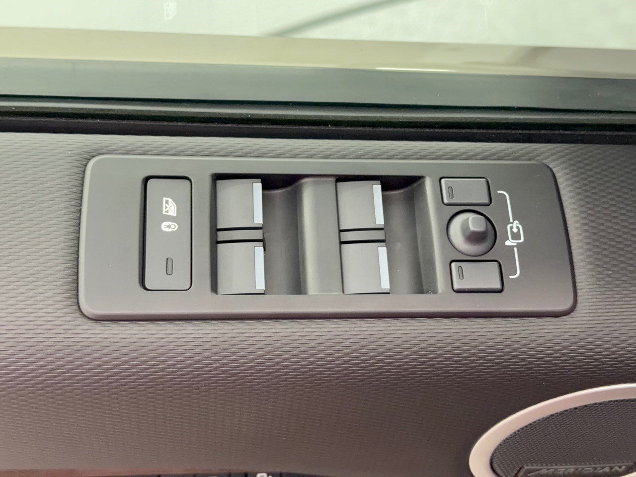 Certified 2026 Land Rover Discovery Dynamic SE AWD/4WD image 15