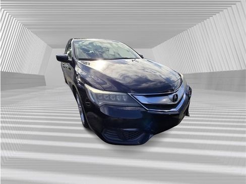 Used 2018 Acura ILX image 2