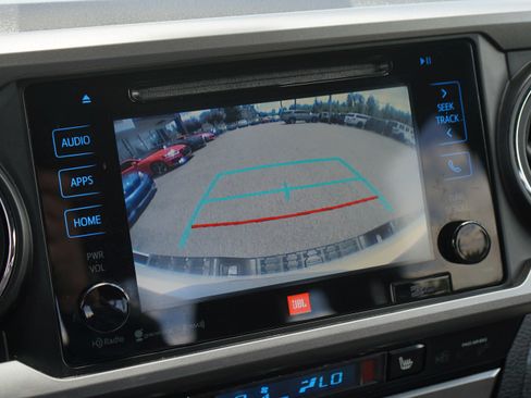 Used 2019 Toyota Tacoma Limited AWD/4WD image 21