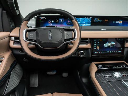 New 2026 Lincoln Navigator Black Label AWD/4WD image 21